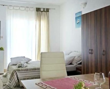 Apartmani Obala Poljica  Kamer foto